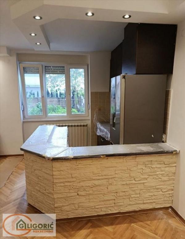 Stan na prodaju u Beogradu, Crveni Krst, trosoban, 66m2, cena 228000 evra