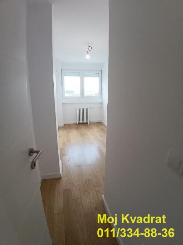 Stan na prodaju u Beogradu, Novi Beograd blok 37, cetvorosoban, 95m2, cena 319000 evra