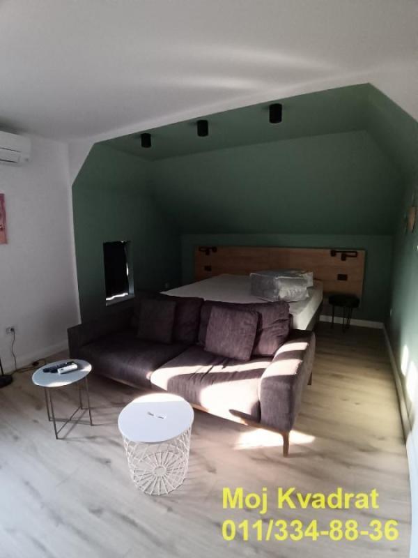 Stan na prodaju u Beogradu, Zemun centar, cetvorosoban, 109m2, cena 350000 evra