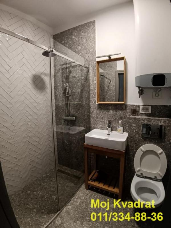 Stan na prodaju u Beogradu, Zemun centar, cetvorosoban, 109m2, cena 350000 evra