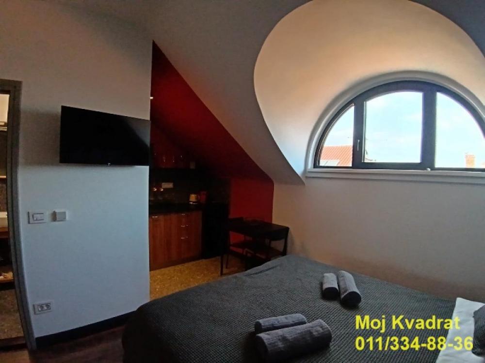 Stan na prodaju u Beogradu, Zemun centar, cetvorosoban, 109m2, cena 350000 evra