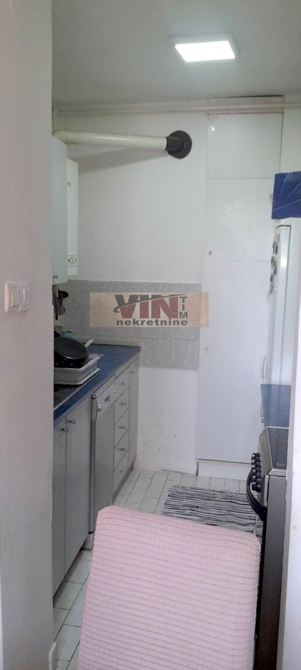 Stan na prodaju u Beogradu, Karaburma, dvoiposoban, 70m2, cena 135000 evra