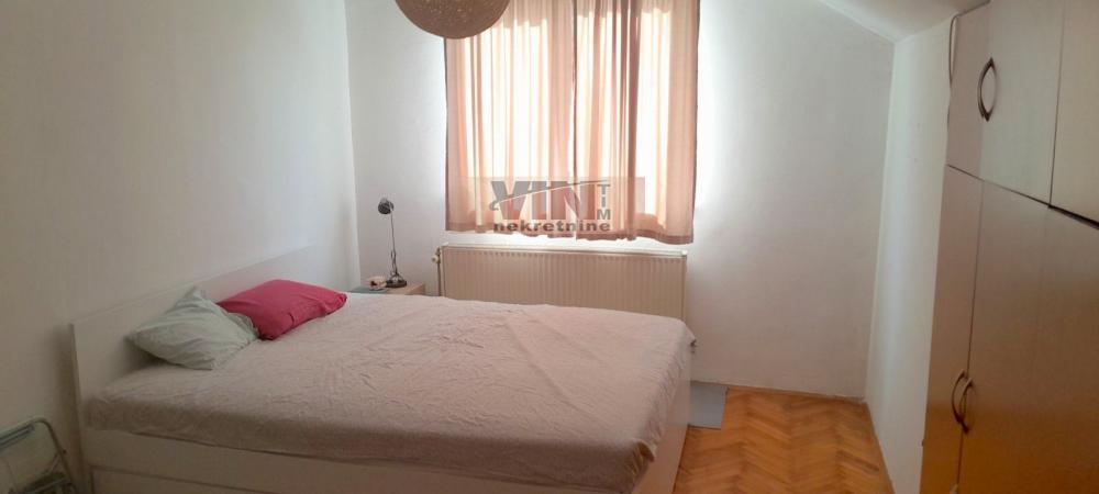 Stan na prodaju u Beogradu, Karaburma, dvoiposoban, 70m2, cena 135000 evra