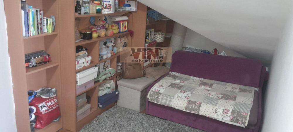 Stan na prodaju u Beogradu, Karaburma, dvoiposoban, 70m2, cena 135000 evra