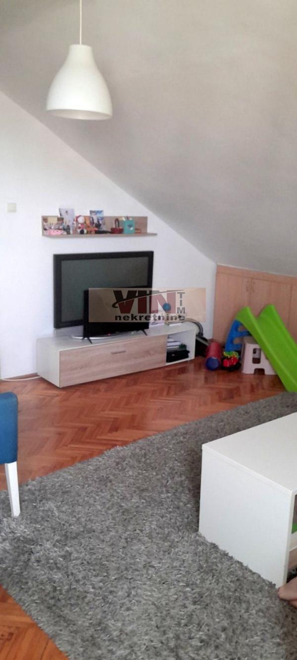 Stan na prodaju u Beogradu, Karaburma, dvoiposoban, 70m2, cena 135000 evra