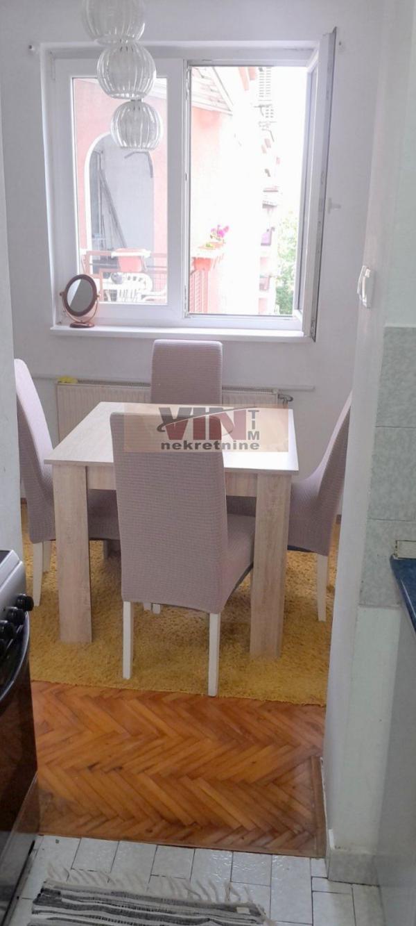 Stan na prodaju u Beogradu, Karaburma, dvoiposoban, 70m2, cena 135000 evra