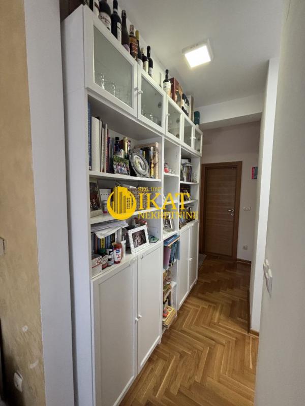 Stan na prodaju u Beogradu, Konjarnik, trosoban, 69m2, cena 250000 evra