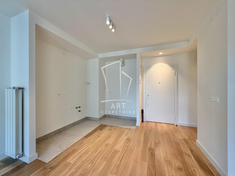 Stan na prodaju u Beogradu, Beograd na vodi, trosoban, 74m2, cena 329000 evra