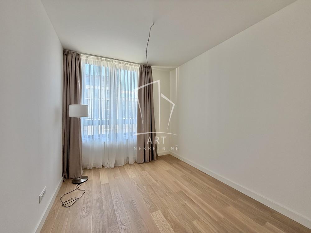 Stan na prodaju u Beogradu, Beograd na vodi, trosoban, 74m2, cena 329000 evra