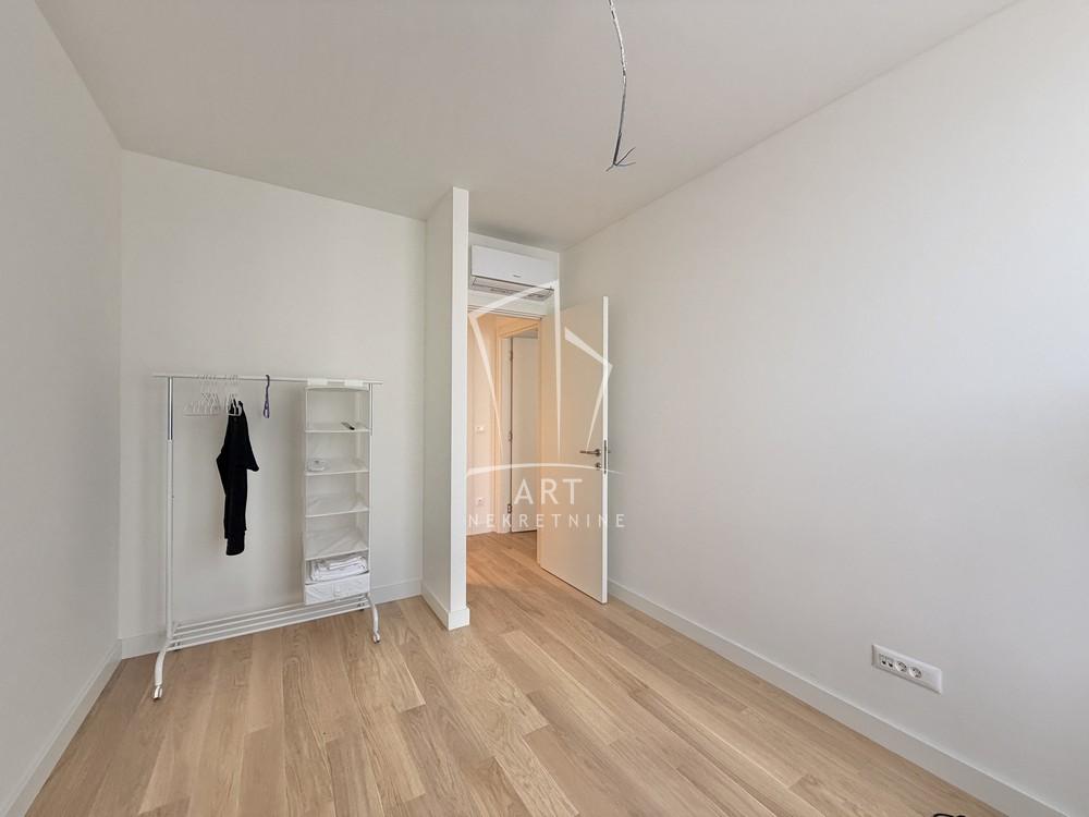 Stan na prodaju u Beogradu, Beograd na vodi, trosoban, 74m2, cena 329000 evra