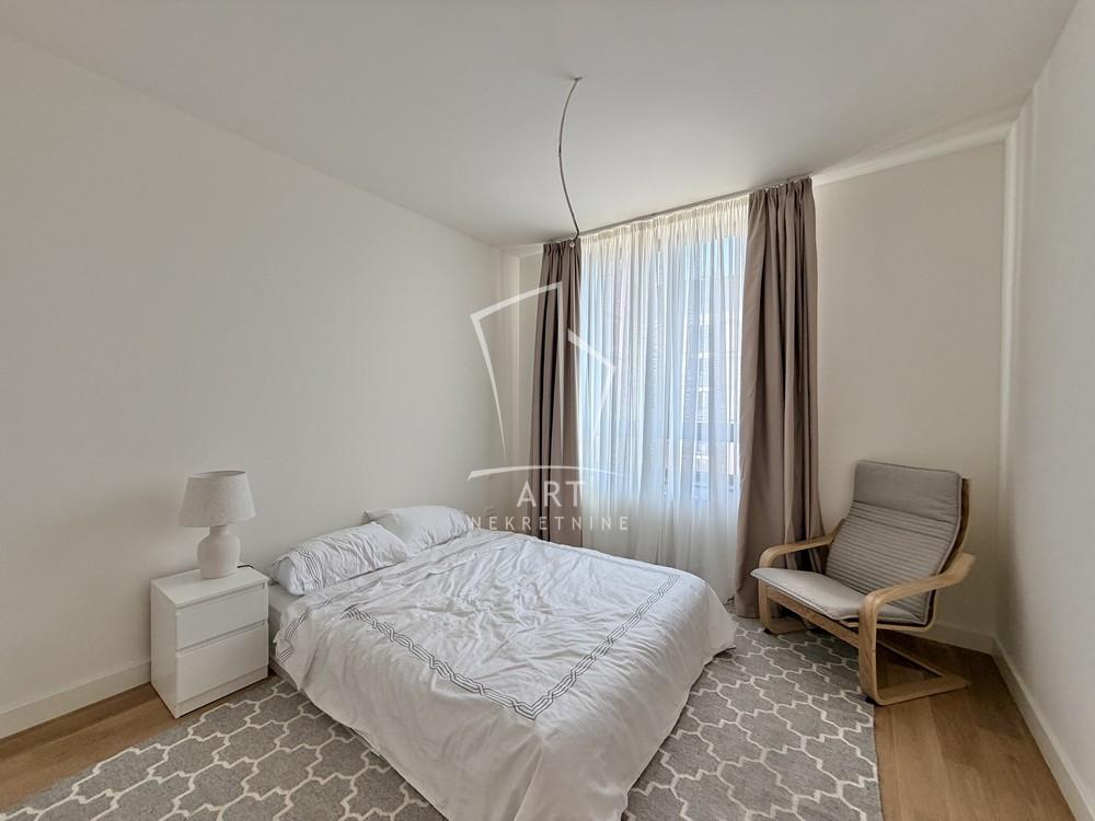 Stan na prodaju u Beogradu, Beograd na vodi, trosoban, 74m2, cena 329000 evra