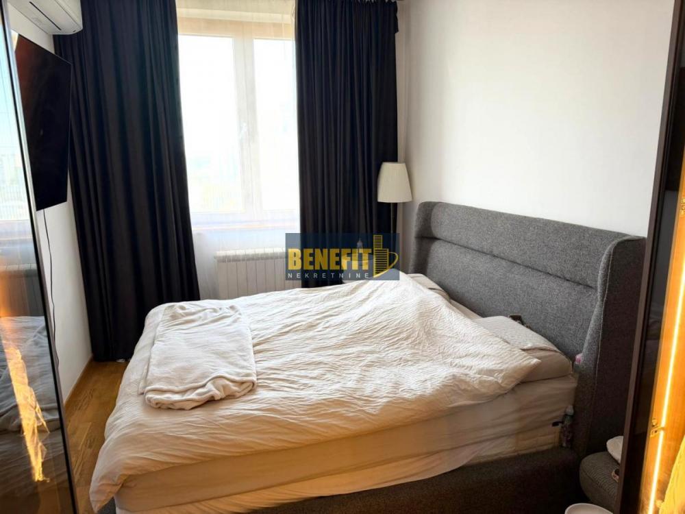 Stan na prodaju u Beogradu, Novi Beograd blok 45 (TC Enjub), 145m2, cena 590000 evra