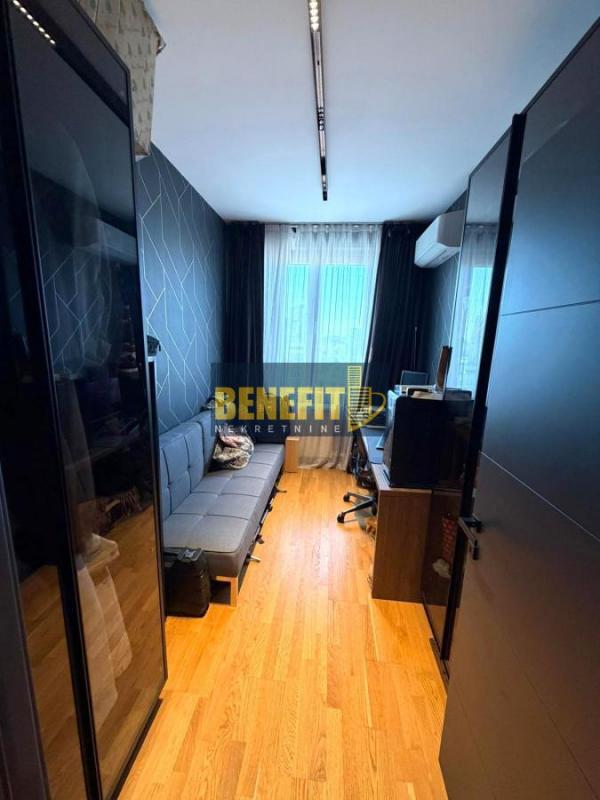 Stan na prodaju u Beogradu, Novi Beograd blok 45 (TC Enjub), 145m2, cena 590000 evra