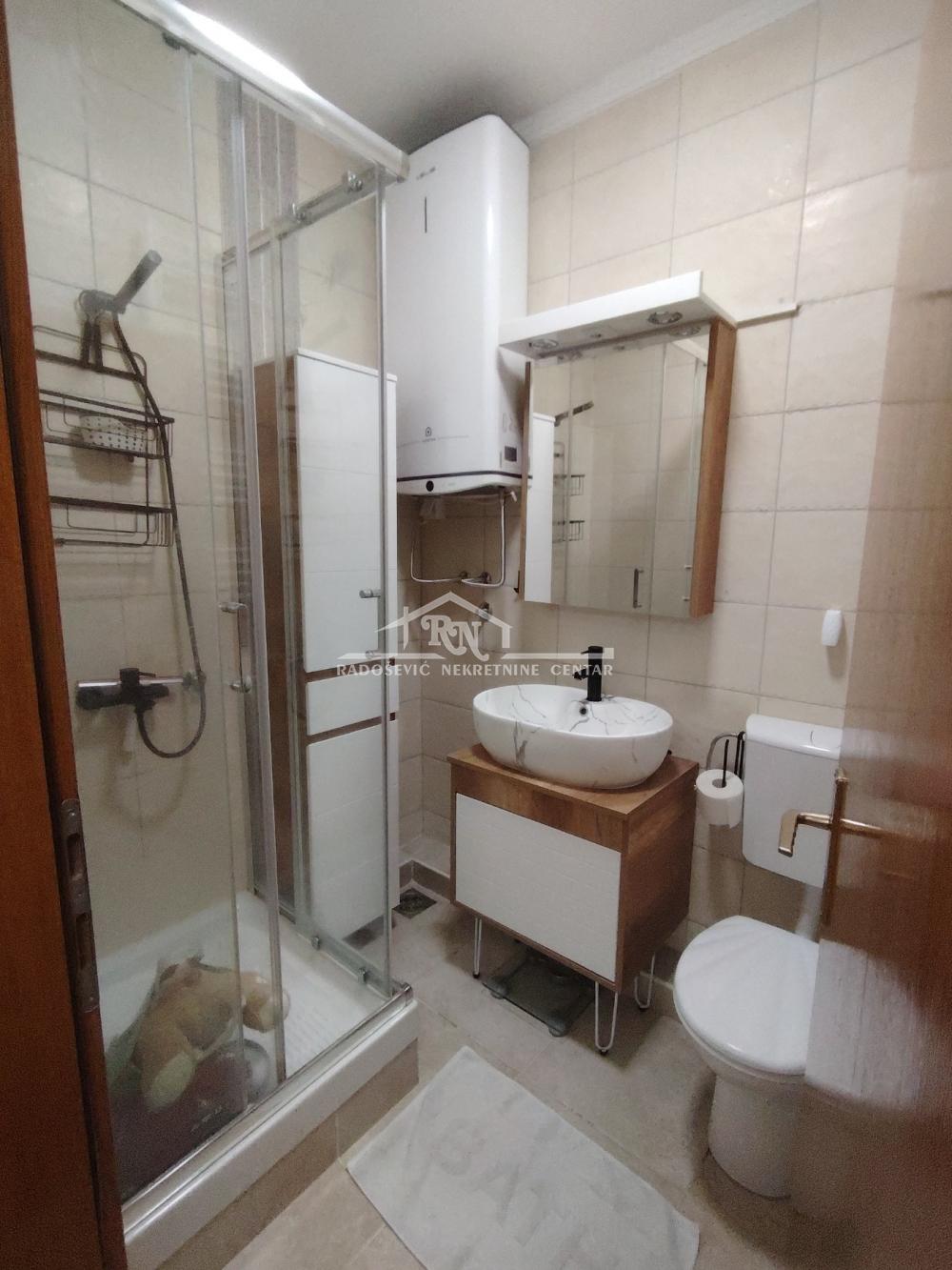 Stan na prodaju u Beogradu, Novi Beograd blok 63, dvosoban, 51m2, cena 232000 evra