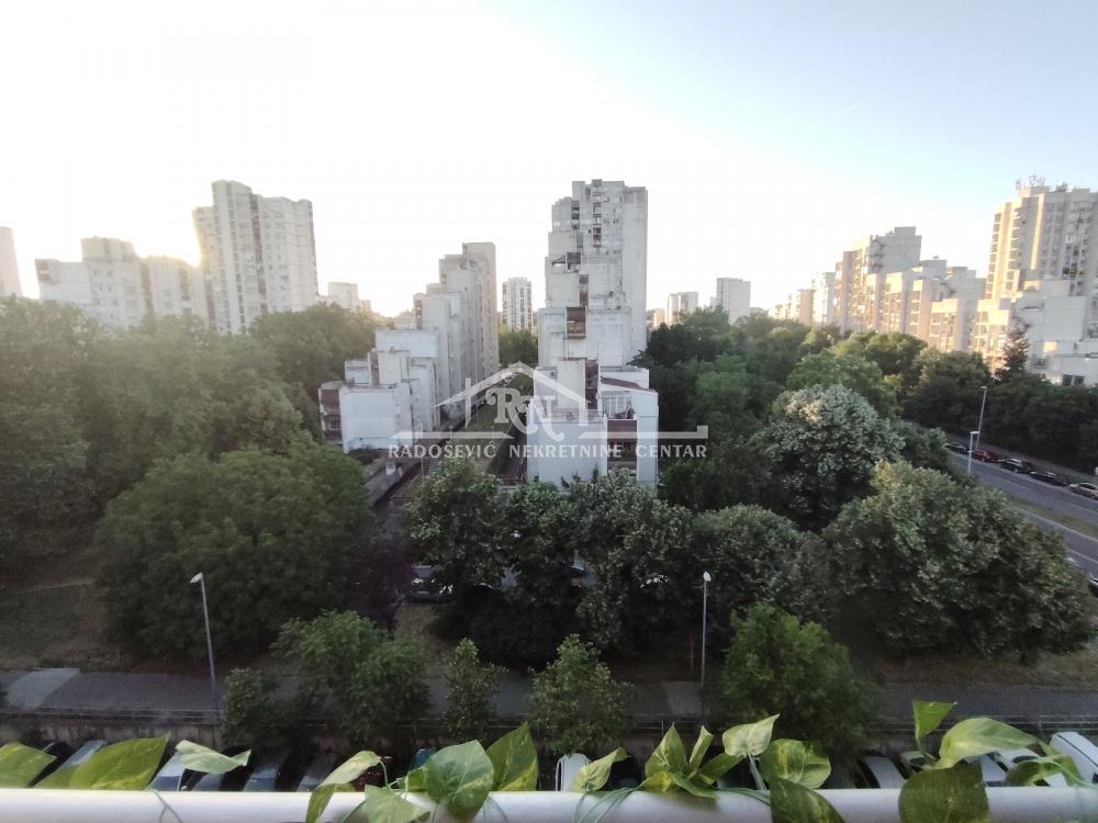 Stan na prodaju u Beogradu, Novi Beograd blok 63, dvosoban, 51m2, cena 232000 evra