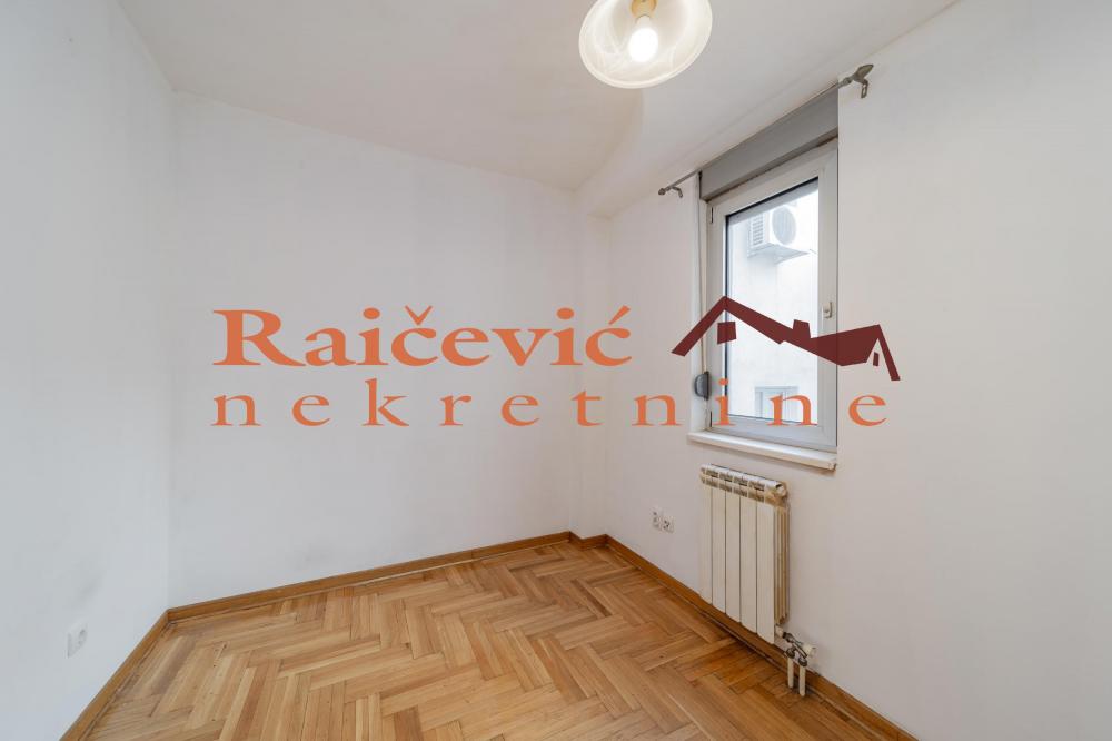 Stan na prodaju u Beogradu, Crveni Krst, dvoiposoban, 57m2, cena 248500 evra