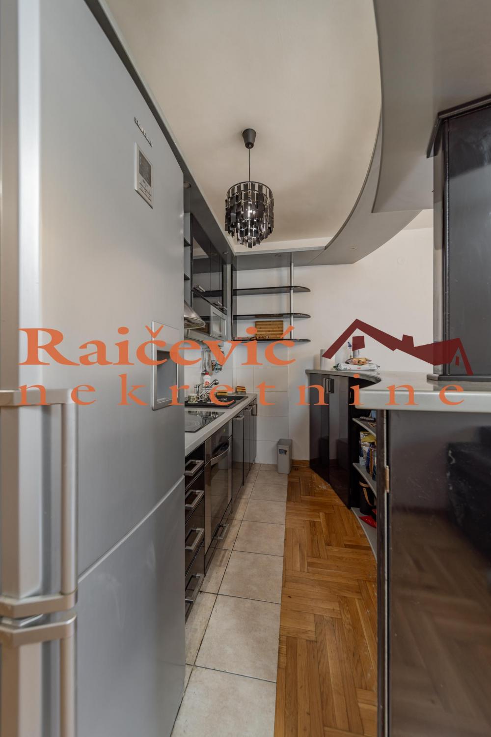 Stan na prodaju u Beogradu, Crveni Krst, dvoiposoban, 57m2, cena 248500 evra