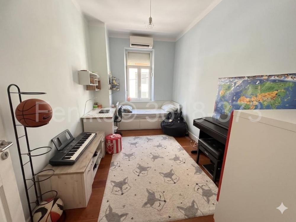 Stan na prodaju u Beogradu, Kalenić pijaca, trosoban, 90m2, cena 375000 evra