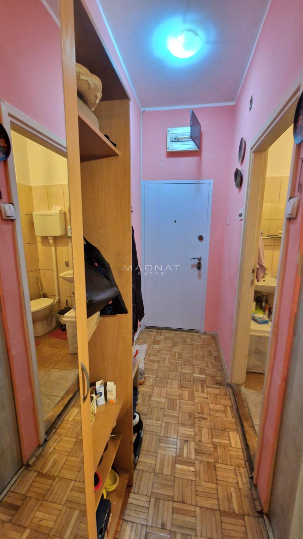 Stan na prodaju u Beogradu, Novi Beograd, dvoiposoban, 59m2, cena 215000 evra