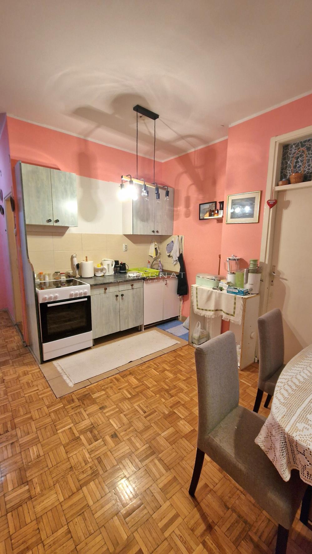 Stan na prodaju u Beogradu, Novi Beograd, dvoiposoban, 59m2, cena 215000 evra