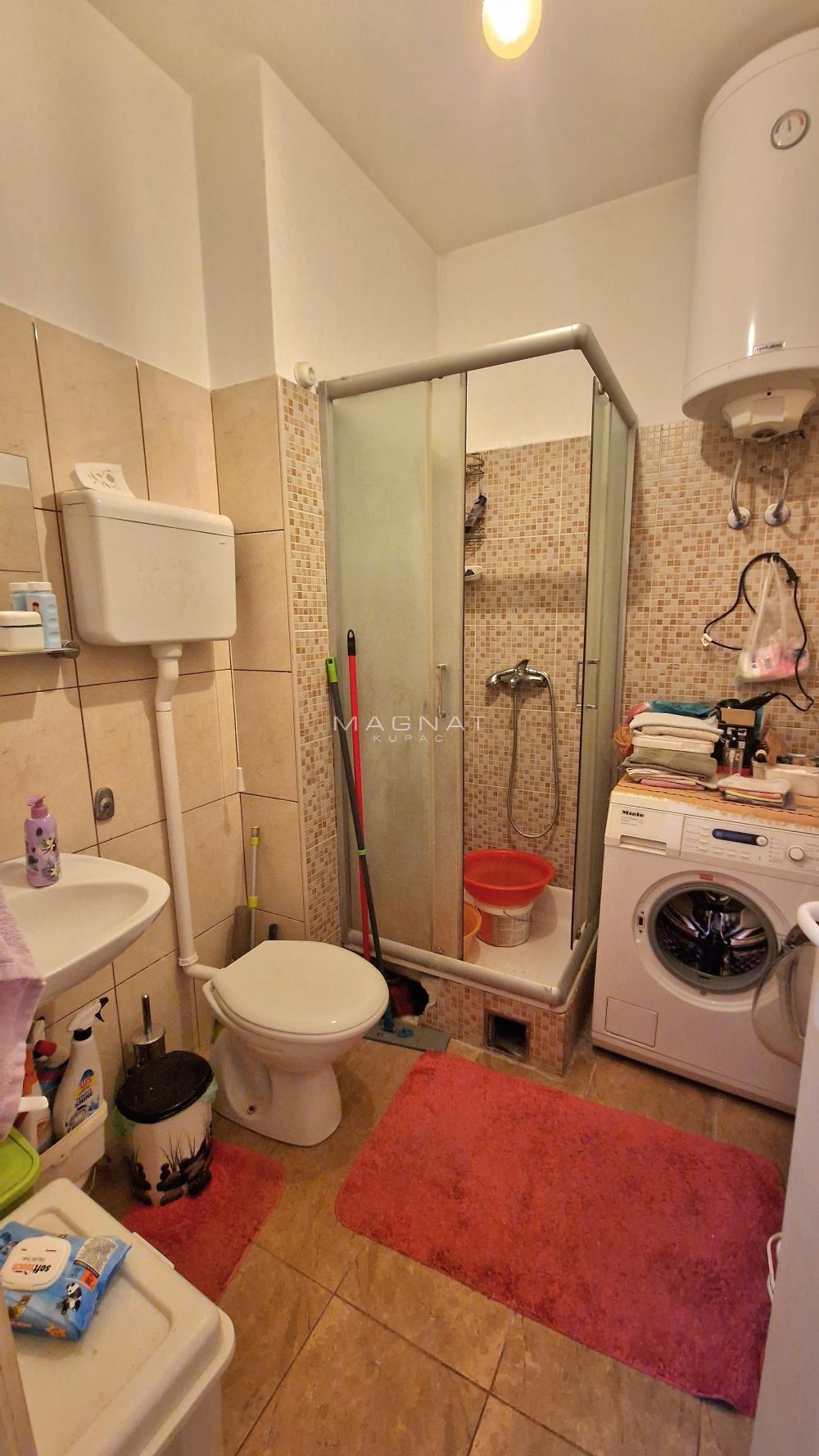 Stan na prodaju u Beogradu, Novi Beograd, dvoiposoban, 59m2, cena 215000 evra
