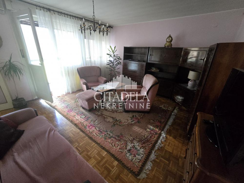 Stan na prodaju u Beogradu, Zemun, dvoiposoban, 70m2, cena 320000 evra