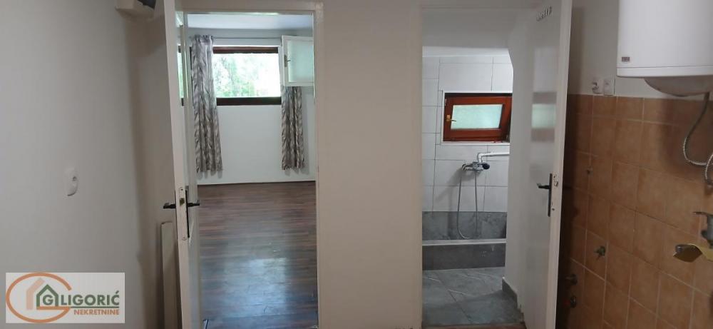 Stan na prodaju u Beogradu, Zemun polje, jednosoban, 27m2, cena 59000 evra