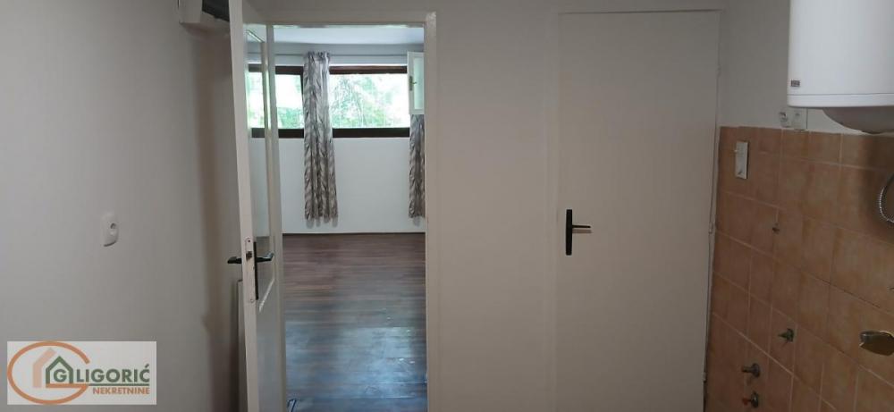 Stan na prodaju u Beogradu, Zemun polje, jednosoban, 27m2, cena 59000 evra