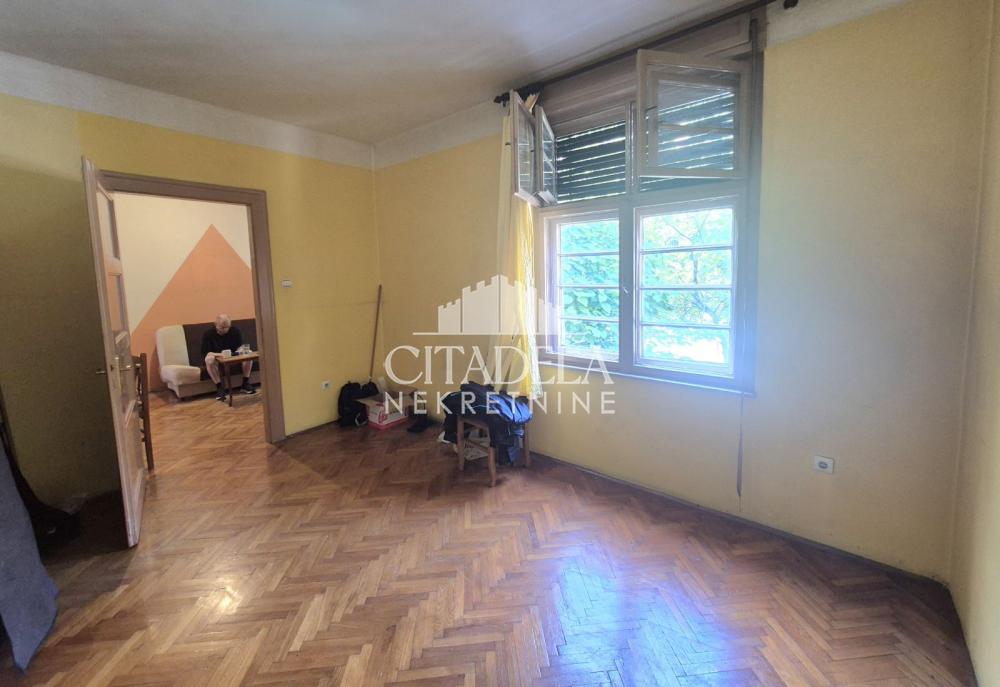 Stan na prodaju u Beogradu, Crveni Krst, dvoiposoban, 54m2, cena 225000 evra