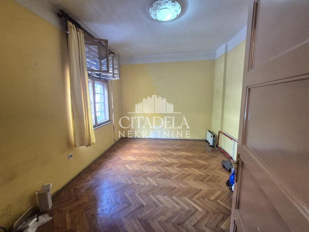 Stan na prodaju u Beogradu, Crveni Krst, dvoiposoban, 54m2, cena 225000 evra