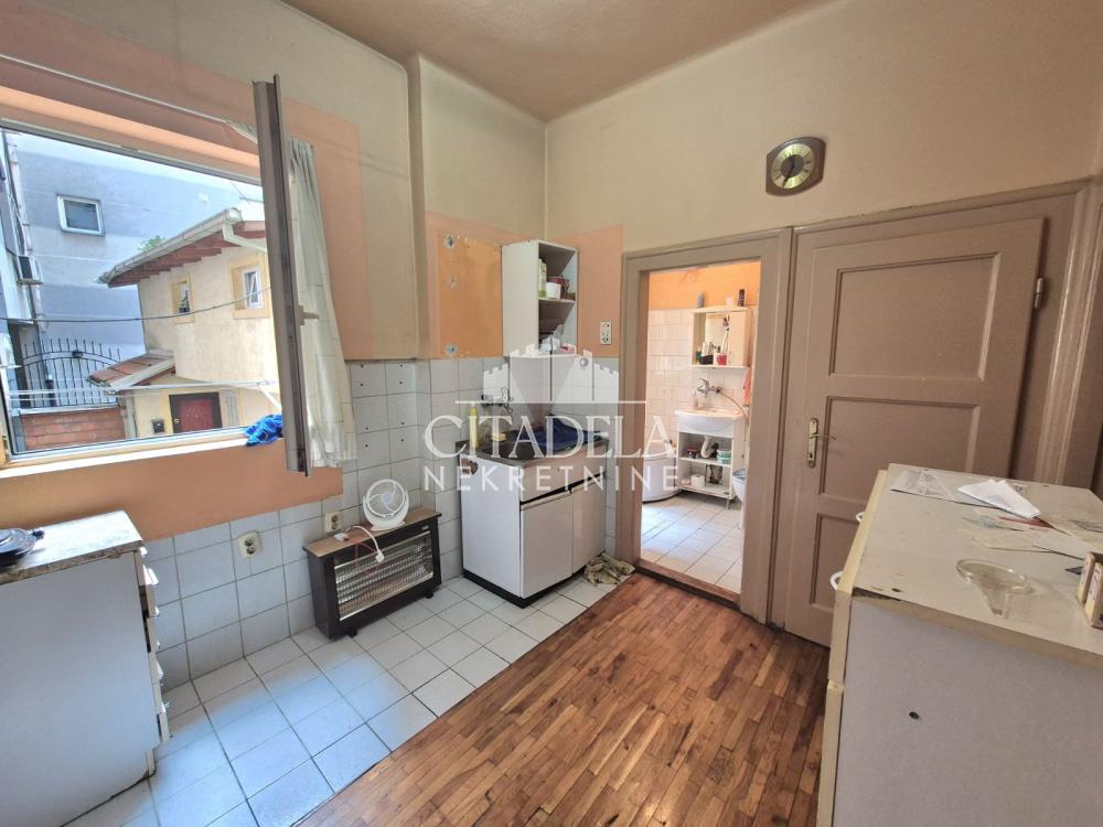 Stan na prodaju u Beogradu, Crveni Krst, dvoiposoban, 54m2, cena 225000 evra
