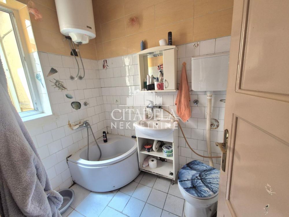 Stan na prodaju u Beogradu, Crveni Krst, dvoiposoban, 54m2, cena 225000 evra