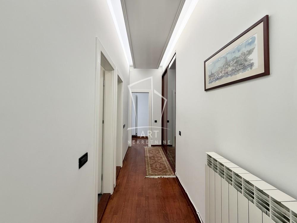 Stan na prodaju u Beogradu, Vračar, cetvorosoban, 127m2, cena 560000 evra