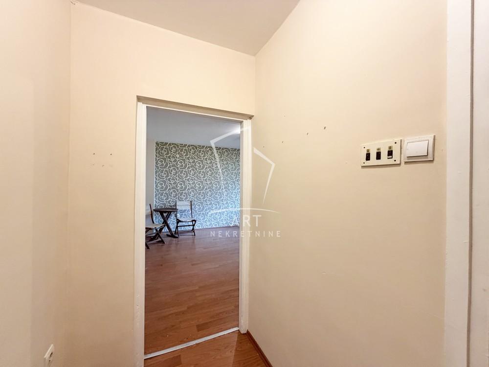 Stan na prodaju u Beogradu, Mirijevo, jednoiposoban, 37m2, cena 130000 evra