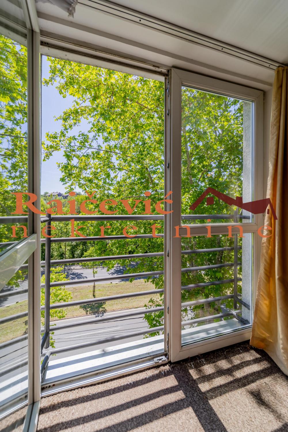 Stan na prodaju u Beogradu, Autokomanda, jednosoban, 33m2, cena 129000 evra