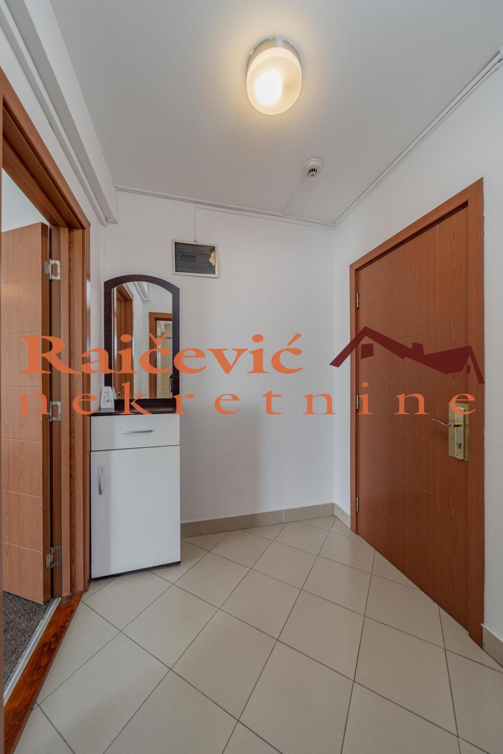 Stan na prodaju u Beogradu, Autokomanda, jednosoban, 33m2, cena 129000 evra