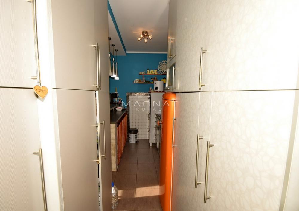 Stan na prodaju u Beogradu, Pašino brdo, trosoban, 70m2, cena 240000 evra