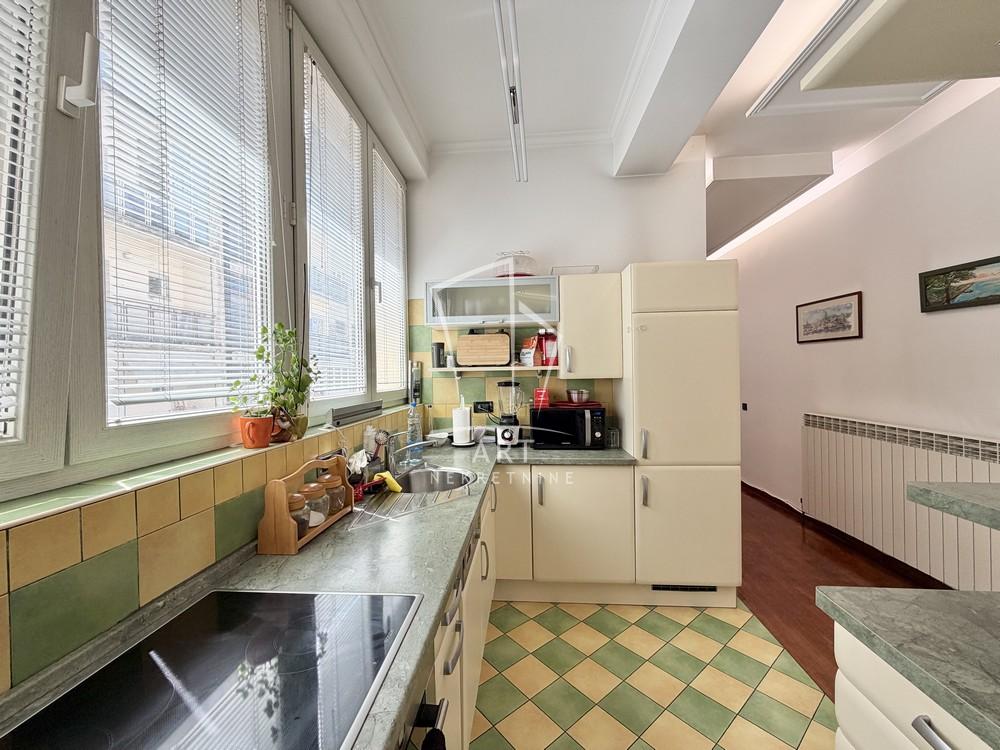 Stan na prodaju u Beogradu, Vračar, cetvorosoban, 127m2, cena 560000 evra
