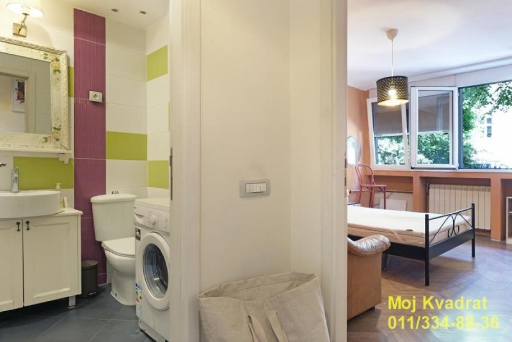 Stan na prodaju u Beogradu, Terazije, dvosoban, 60m2, cena 280500 evra