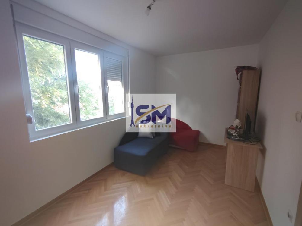 Stan na prodaju u Beogradu, Karaburma, dvosoban, 56m2, cena 165000 evra