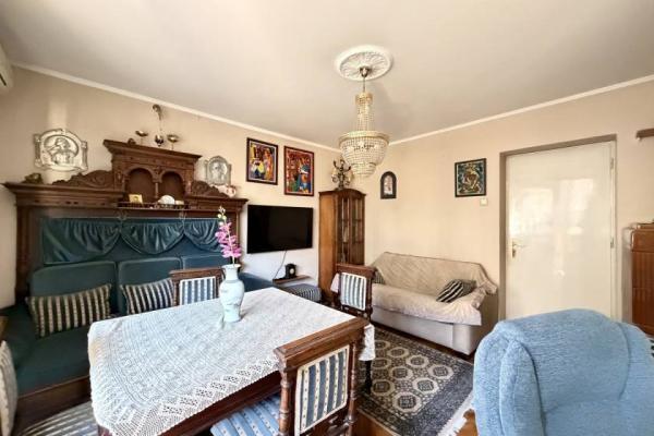 Stan na prodaju u Beogradu, Crveni Krst, troiposoban, 90m2, cena 430000 evra