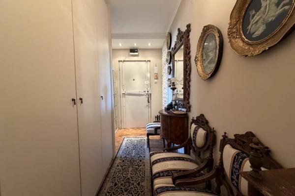 Stan na prodaju u Beogradu, Crveni Krst, troiposoban, 90m2, cena 430000 evra