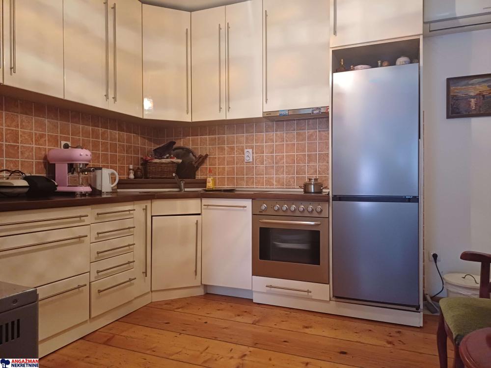 Stan na prodaju u Beogradu, Savski venac, trosoban, 73m2, cena 225000 evra