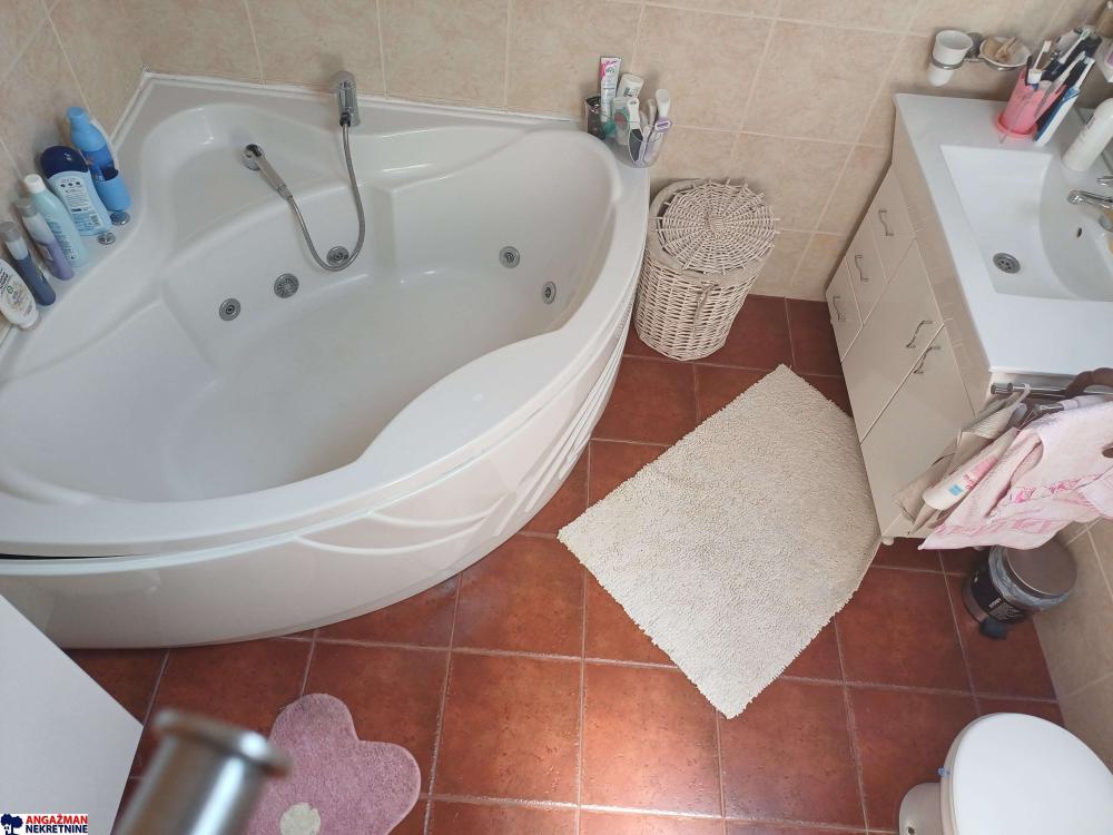 Stan na prodaju u Beogradu, Savski venac, trosoban, 73m2, cena 225000 evra