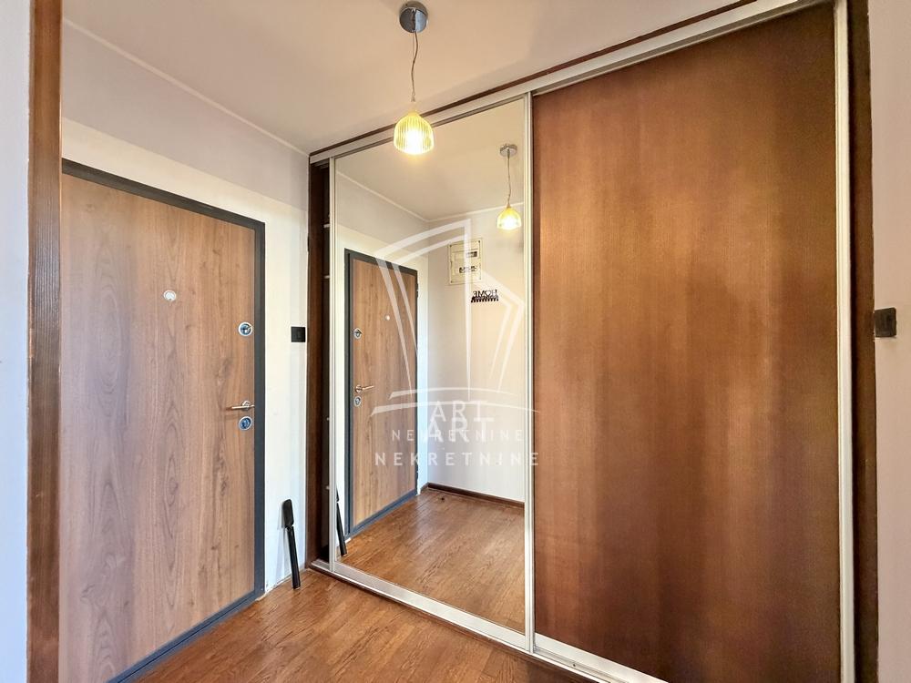 Stan na prodaju u Beogradu, Autokomanda, cetvorosoban, 115m2, cena 380000 evra