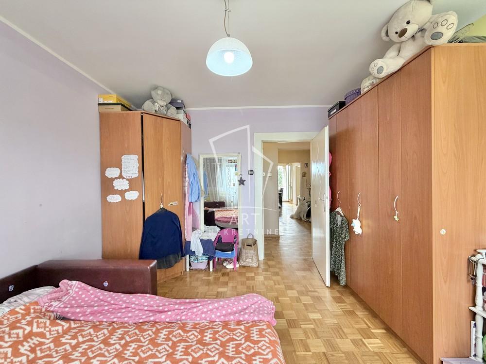 Stan na prodaju u Beogradu, Braće Jerković, trosoban, 91m2, cena 220000 evra