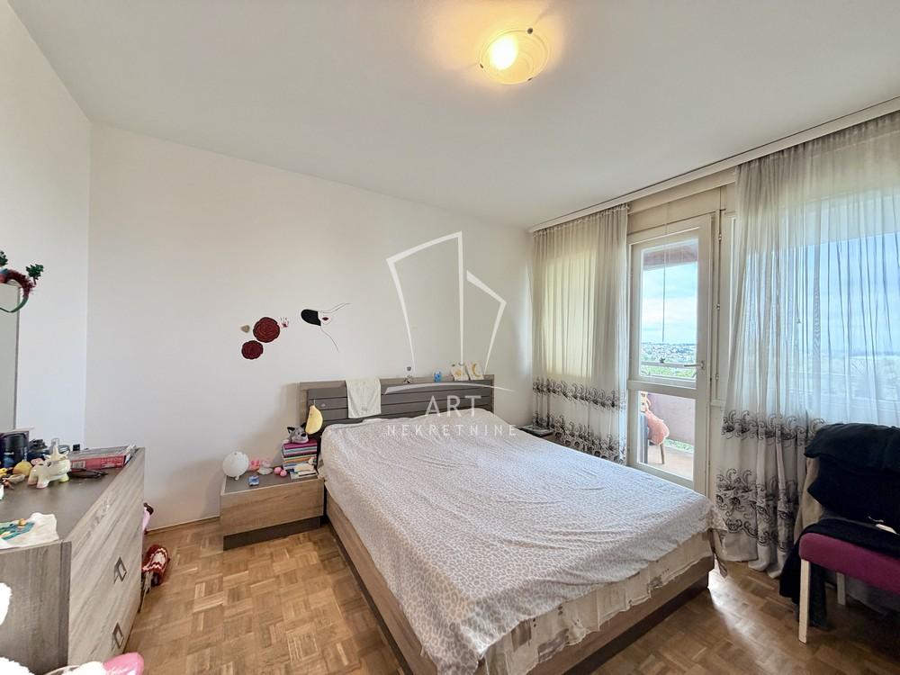 Stan na prodaju u Beogradu, Braće Jerković, trosoban, 91m2, cena 220000 evra