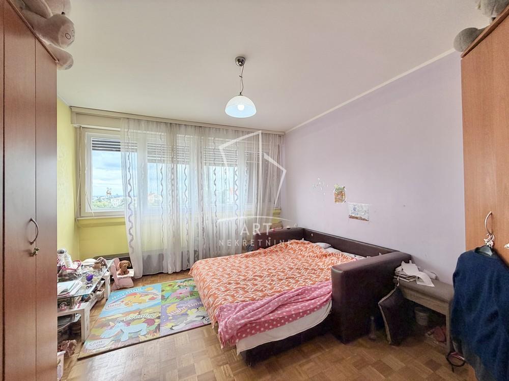Stan na prodaju u Beogradu, Braće Jerković, trosoban, 91m2, cena 220000 evra