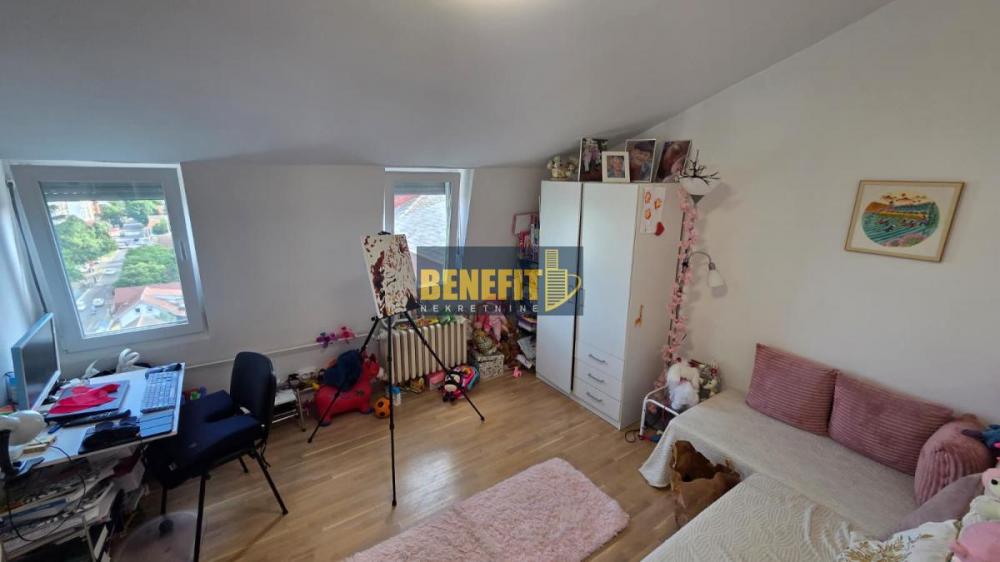 Stan na prodaju u Beogradu, Gornji grad, trosoban, 82m2, cena 249000 evra