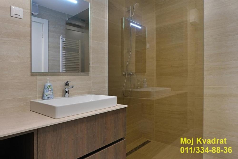 Stan na prodaju u Beogradu, Novi Beograd blok 65, dvosoban, 57m2, cena 300000 evra